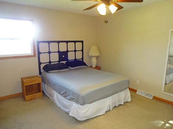 5th image of 1020 Randall Dr