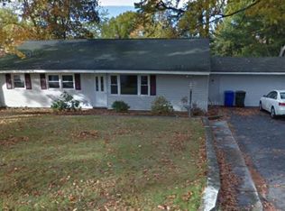 38 Emmet St, Springfield, MA 01119
