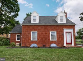 758 E Main St, Ephrata, PA 17522