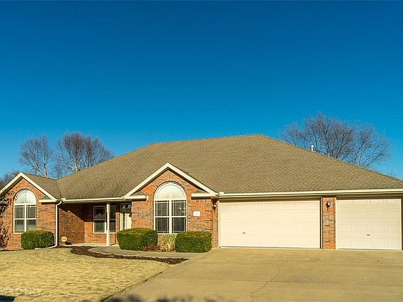 2nd image of 1274 S Saint Andrews Cir