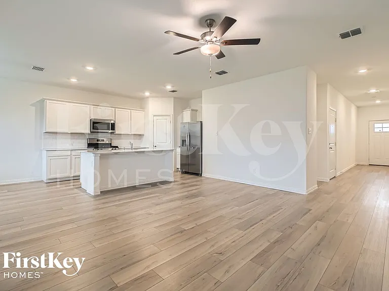 2324 Okeefe Dr — Photo 5