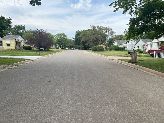 4th image of 1125 S Emporia St