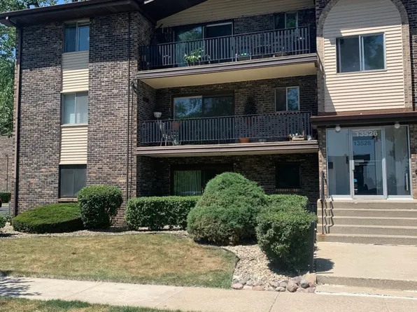 13526 Lawler Ave APT 27, Crestwood, IL 60418