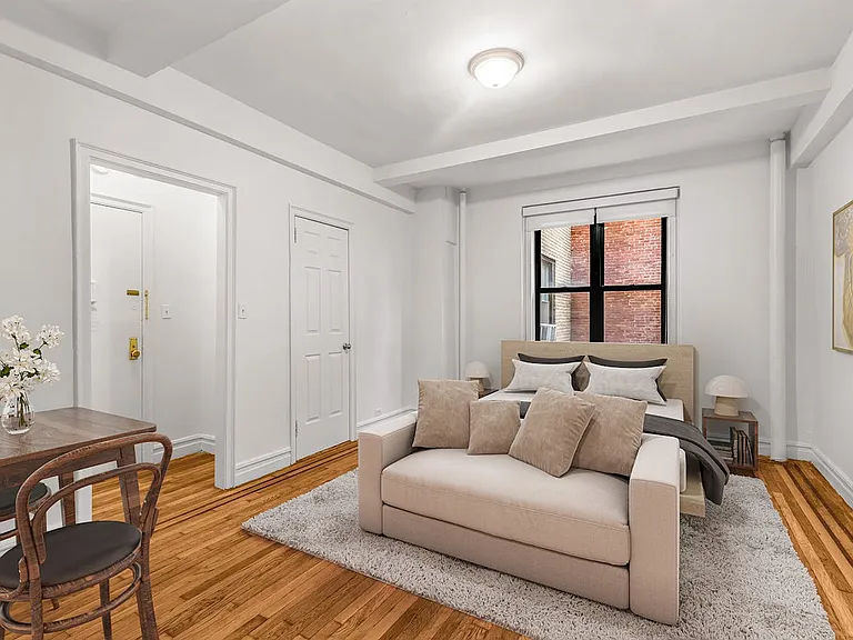208 W 23rd St #1008 — Photo 1