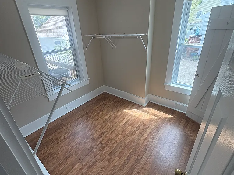 115 Front St — Photo 8