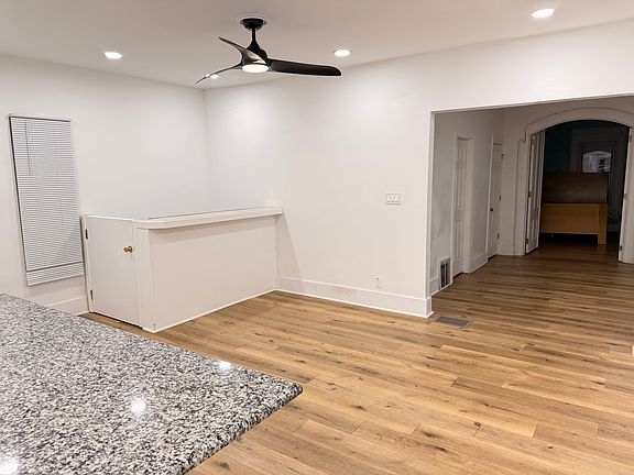 3rd image of 918 Peck Ave #1