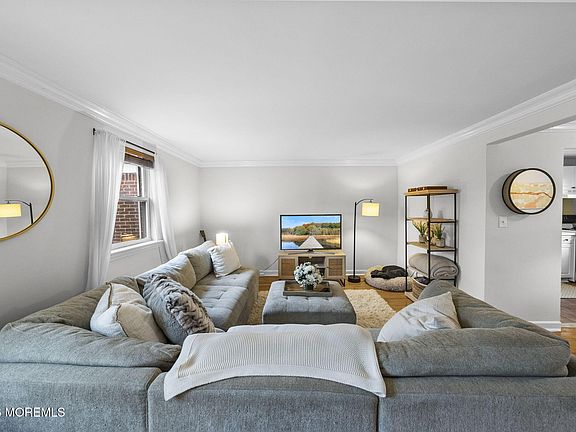 4th image of 105 Manor Drive #914