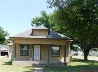 1207 S Barker Ave, El Reno, OK 73036