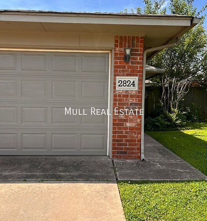 1st image of 2824 SE 89th Ter