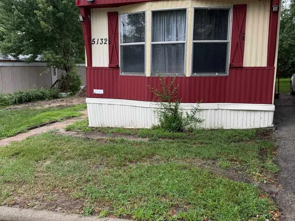 5132 Pebble Ln, Loves Park, IL 61111