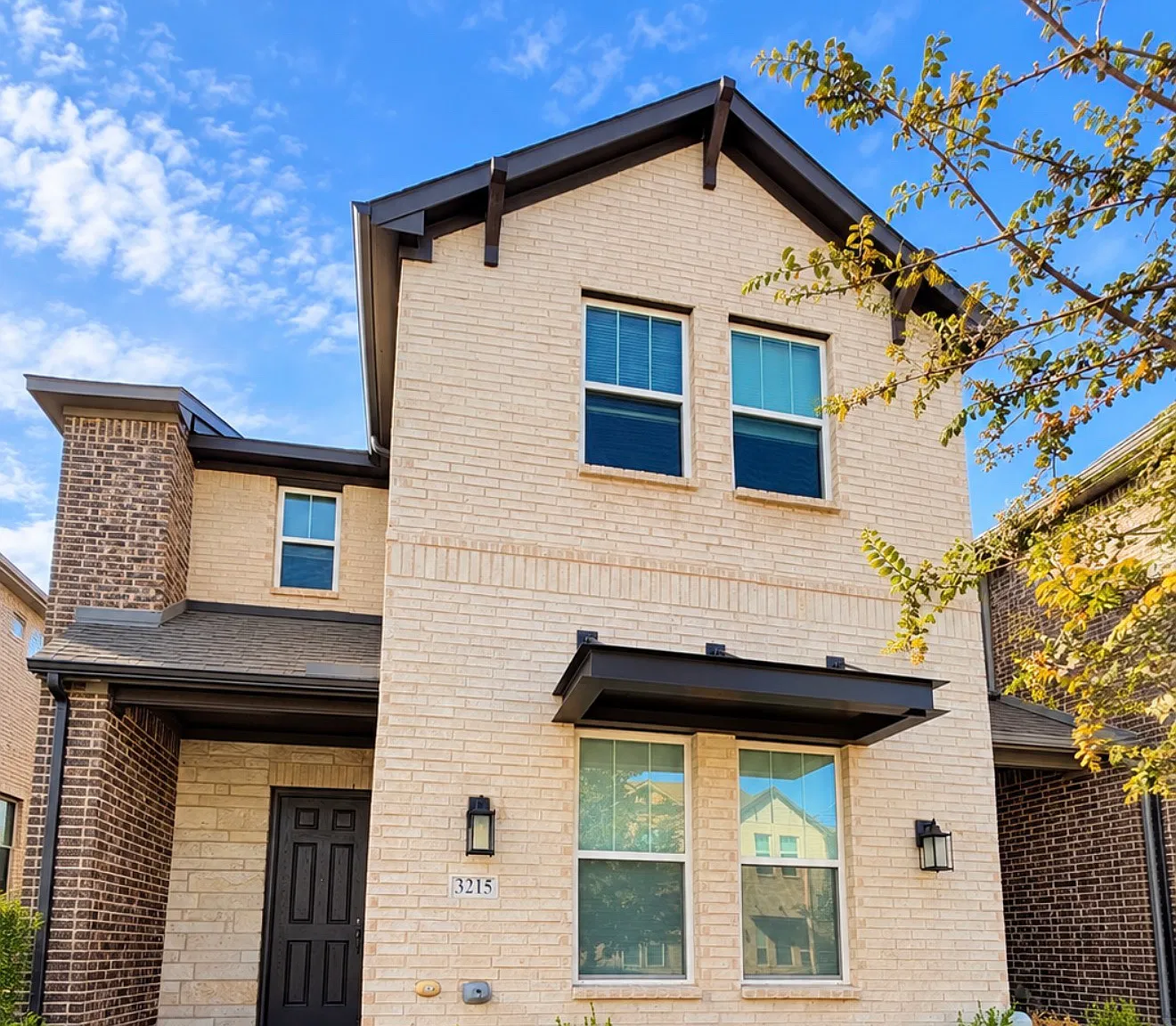 3 bed, 2.5 bath, 1950 sqft, $2,550 — Photo 1