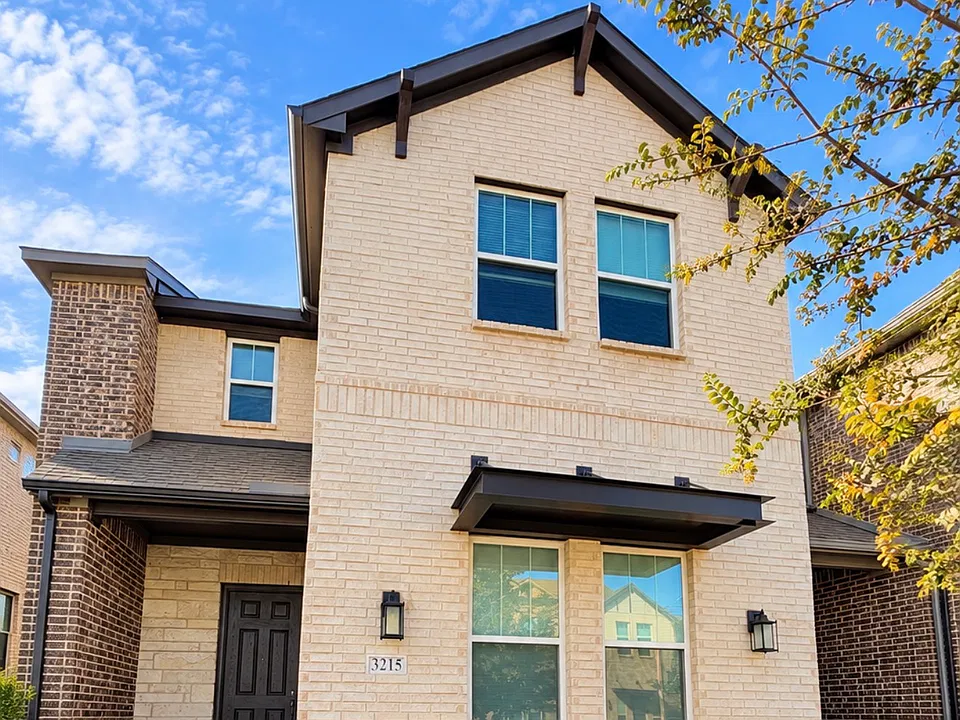 3215 Midnight Dr