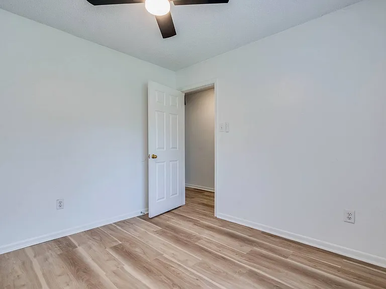 1306 Glenda Dr #A — Photo 16