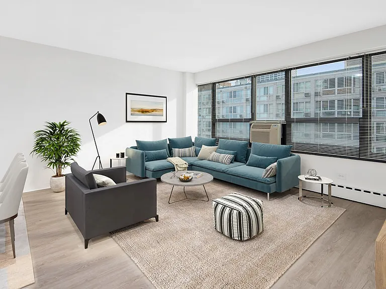 350 W. Oakdale — Photo 18