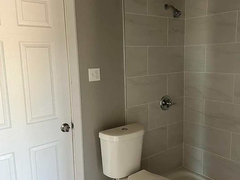 1009 S Lea Ave — Photo 3