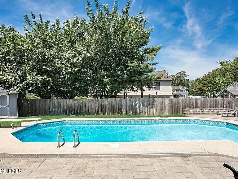 960 Green Hill Blvd — Photo 16