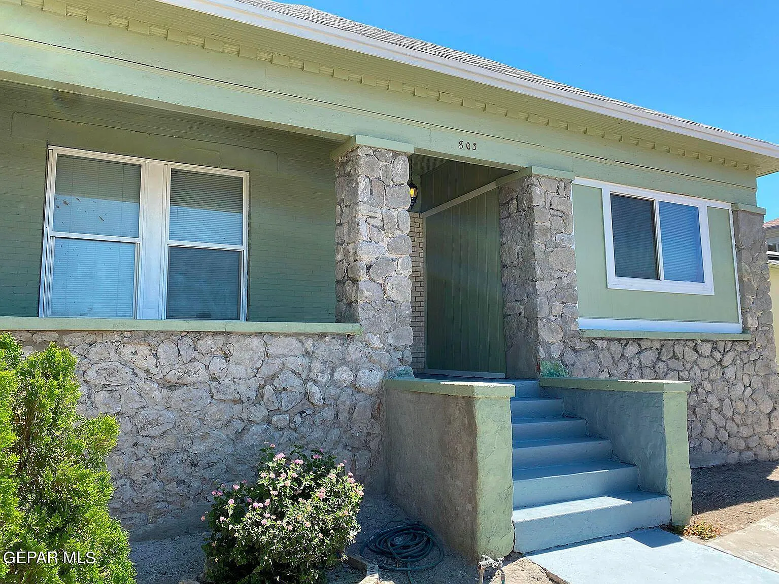 1 bed, 400 sqft, $600 — Photo 1