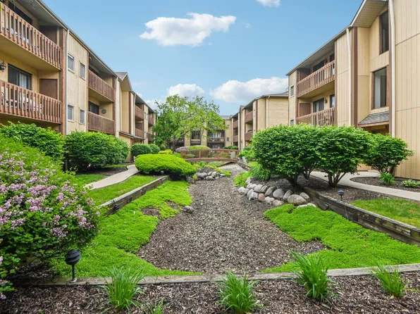 111 Olesen Dr APT 3F, Naperville, IL 60540