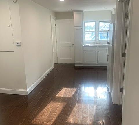 2nd image of 1350 Sun Ave