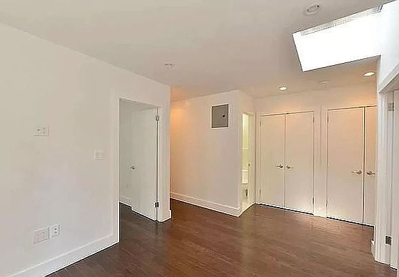 3rd image of 353 E 52nd St APT 4B