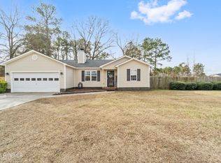 202 Redberry Dr, Richlands, NC 28574