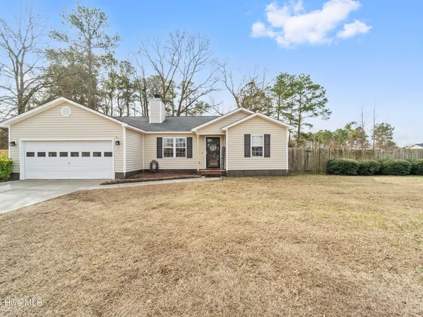 202 Redberry Drive, Richlands, NC 28574