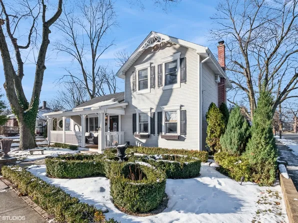 16 Walnut St, Frankfort, IL 60423