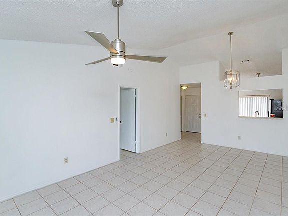 5th image of 66 Pine Island Cir