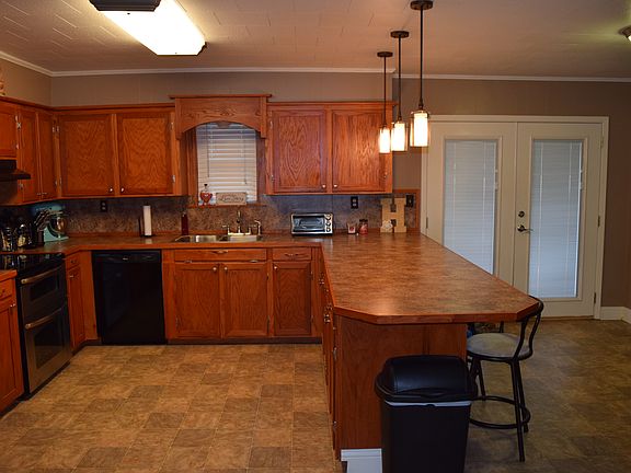 4th image of 415 Parklane Dr