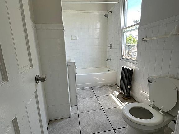 4th image of 779 Summer Ave Floor 2