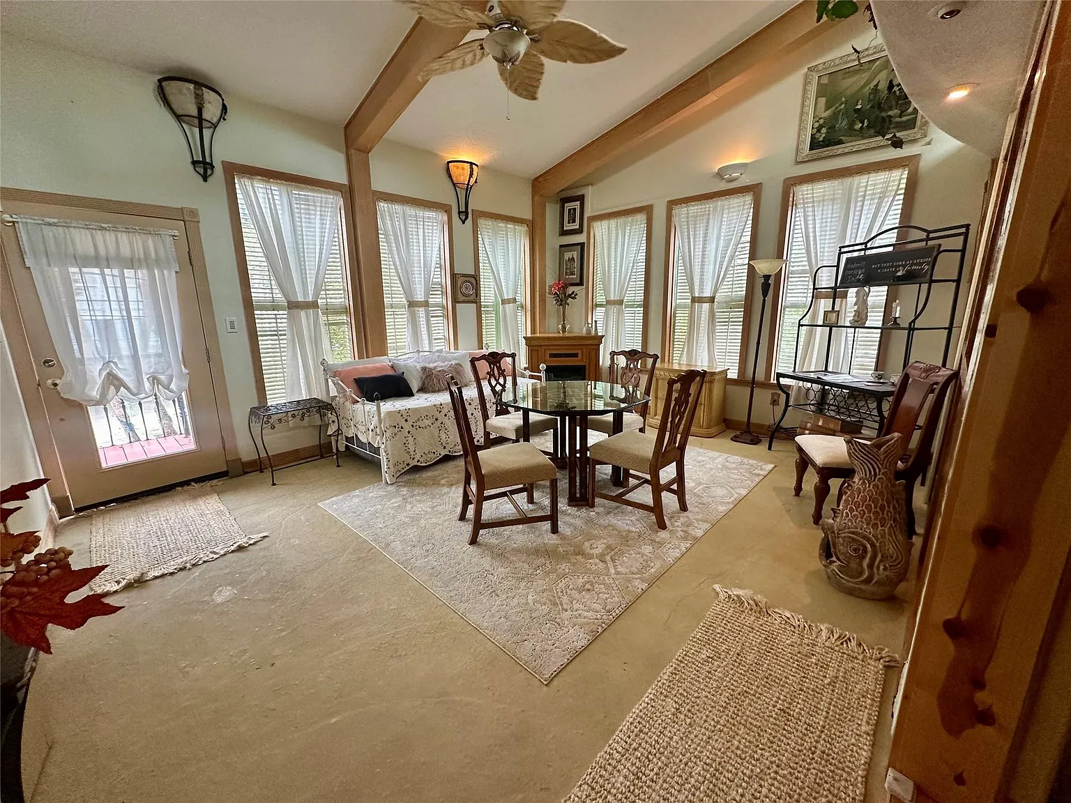 2 bed, 2.0 bath, 1400 sqft, $2,300 — Photo 4