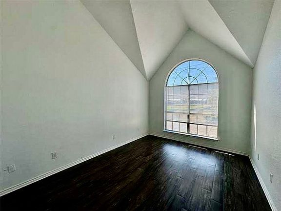 2nd image of 1114 Holly St #1114