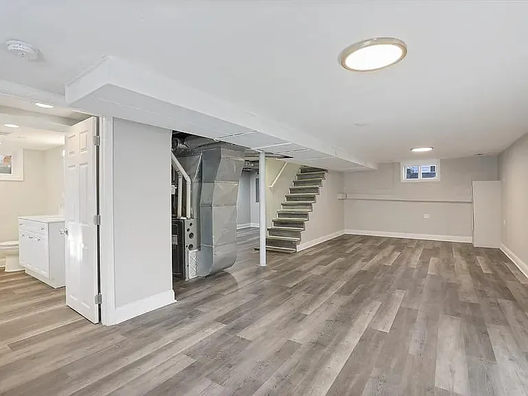 841 S Jackson St — Photo 17