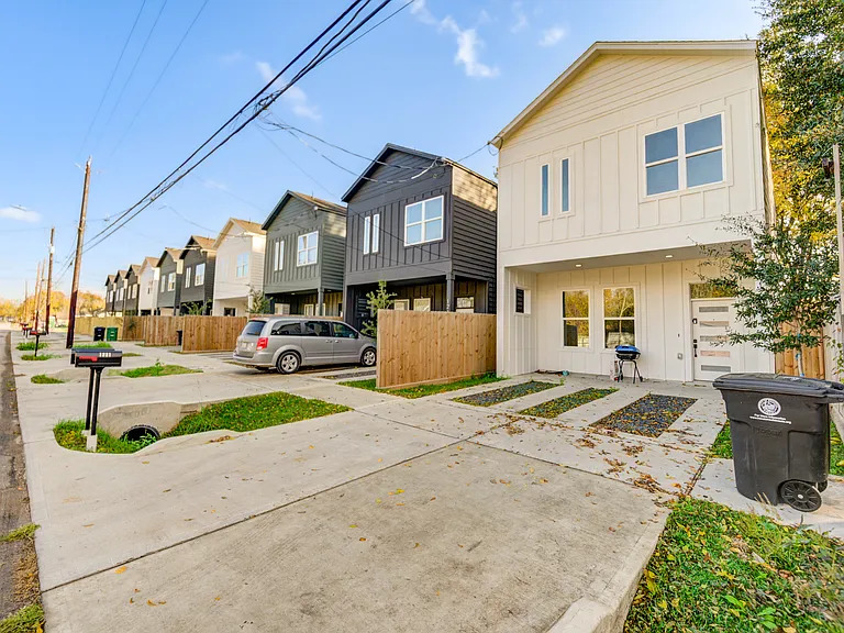 1207 Dewalt St — Photo 24