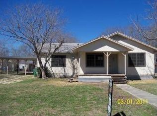 1410 Cecelia St, Taylor, TX 76574