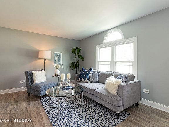 2nd image of 5585 Barnwood Dr