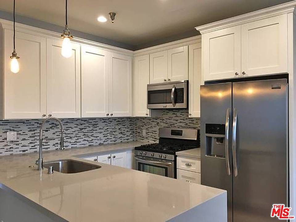 1st image of 10560 Santa Monica Blvd APT 101