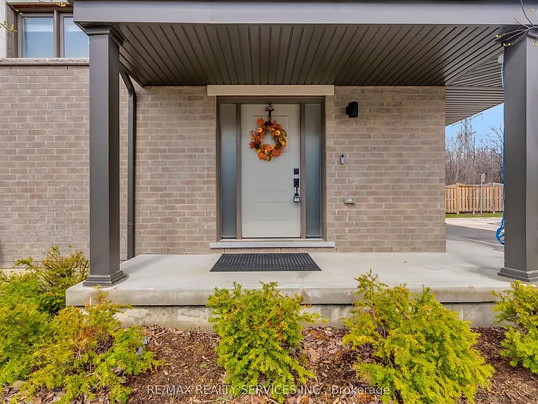 1801 Mitoff Pl — Photo 2
