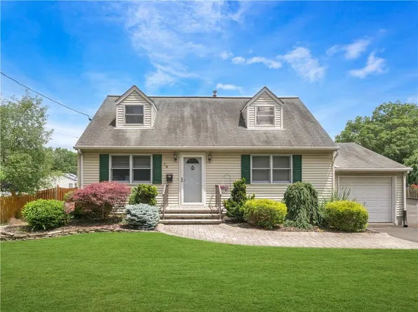 14 Patton Place, Pearl River, NY 10965