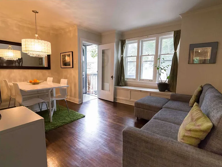 485 Winnett Ave — Photo 2