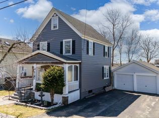 28 Wilkes Avenue, Amsterdam, NY 12010