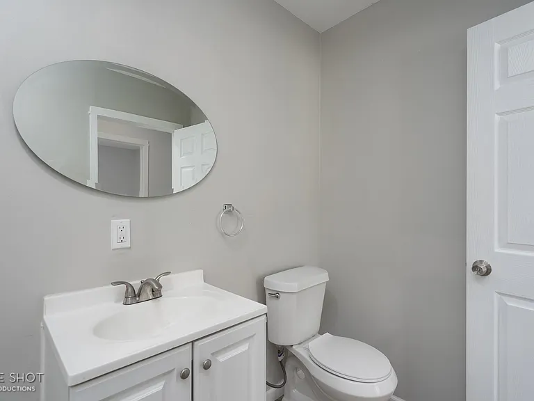 2744 Russell Ave — Photo 18