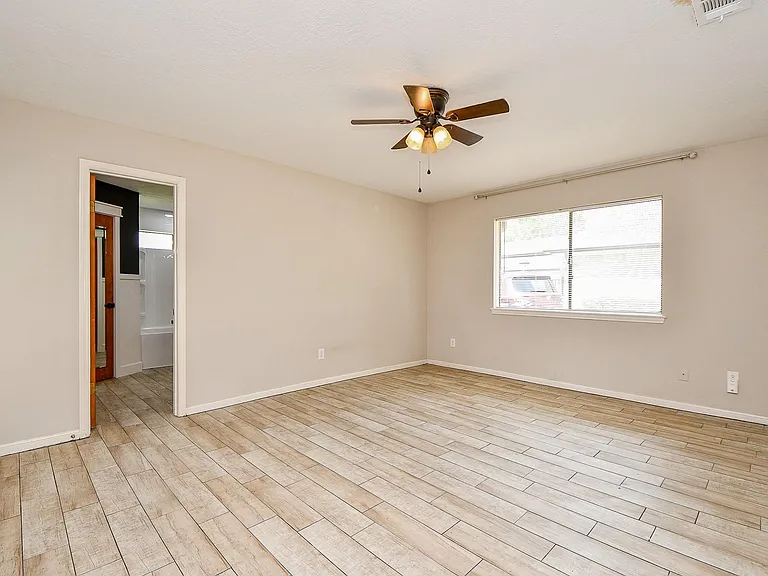 2803 Green Fields Dr — Photo 16