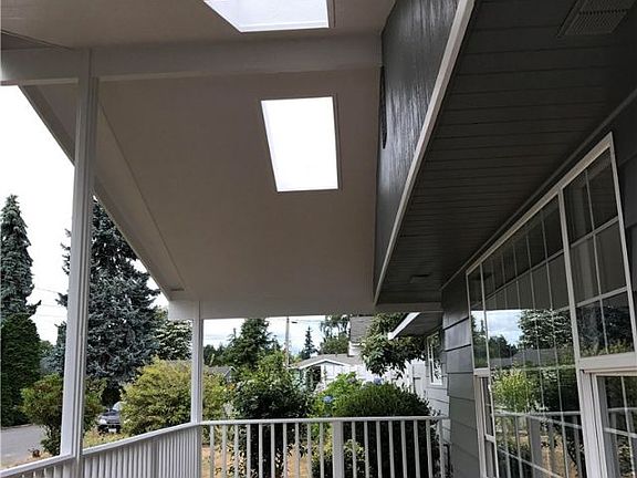 3rd image of 18388 Myrtle Dr
