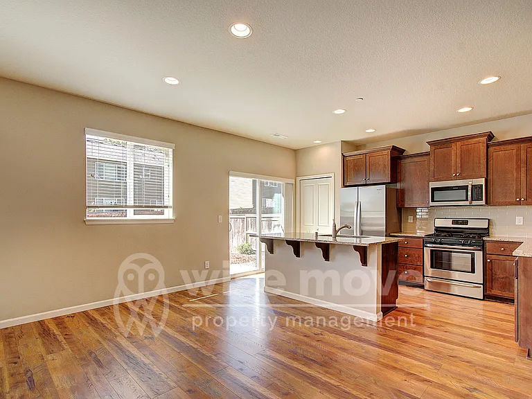 7317 N 93rd Ave — Photo 9