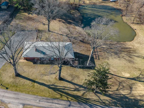 2550 Bluffwood Dr, Saint Louis, MO 63129