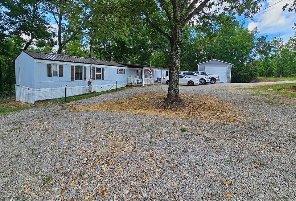 1st image of 390 Wharf Rd