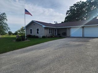 39911 Eagle Ave, Edgewood, IA 52042