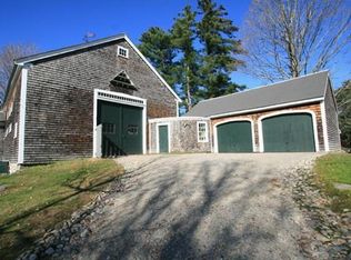 86 Philip St, Medfield, MA 02052