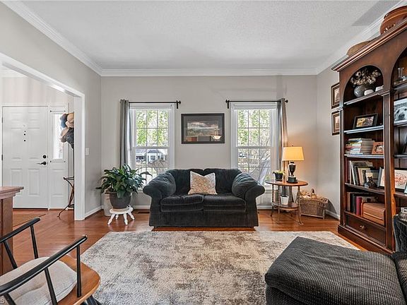 5th image of 6 Brookglen Ln